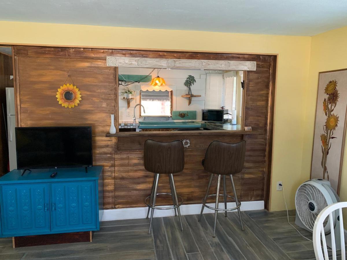 Nature Coast Inn & Cottages Inglis Bagian luar foto