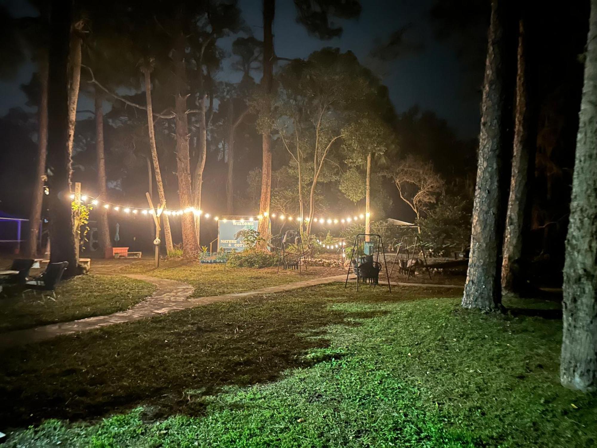 Nature Coast Inn & Cottages Inglis Bagian luar foto