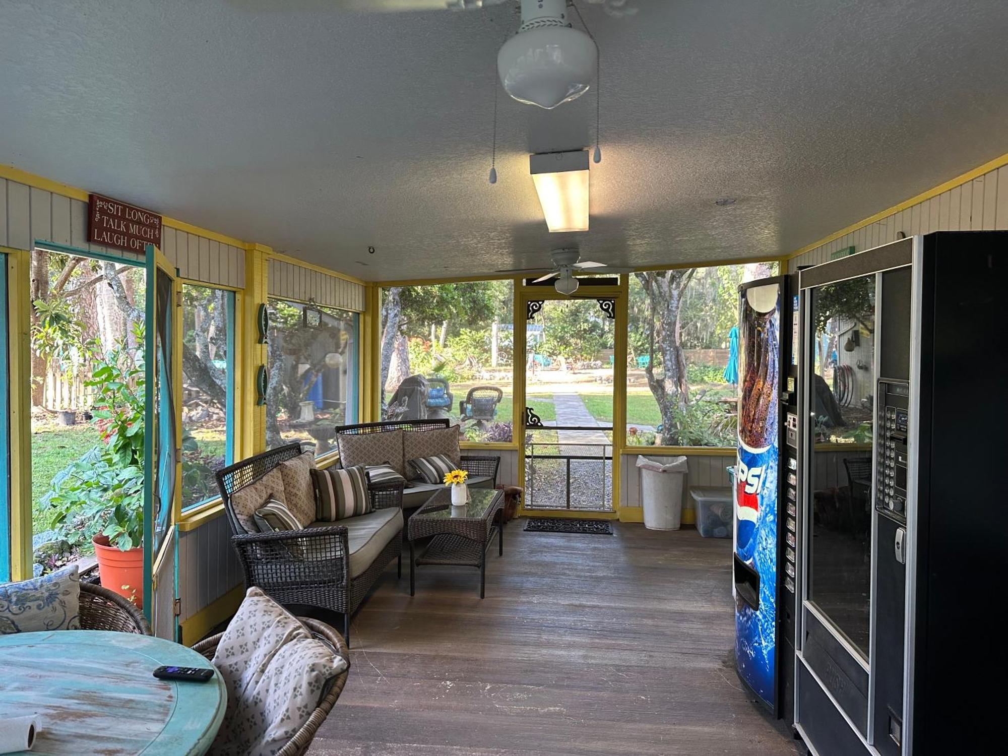 Nature Coast Inn & Cottages Inglis Bagian luar foto