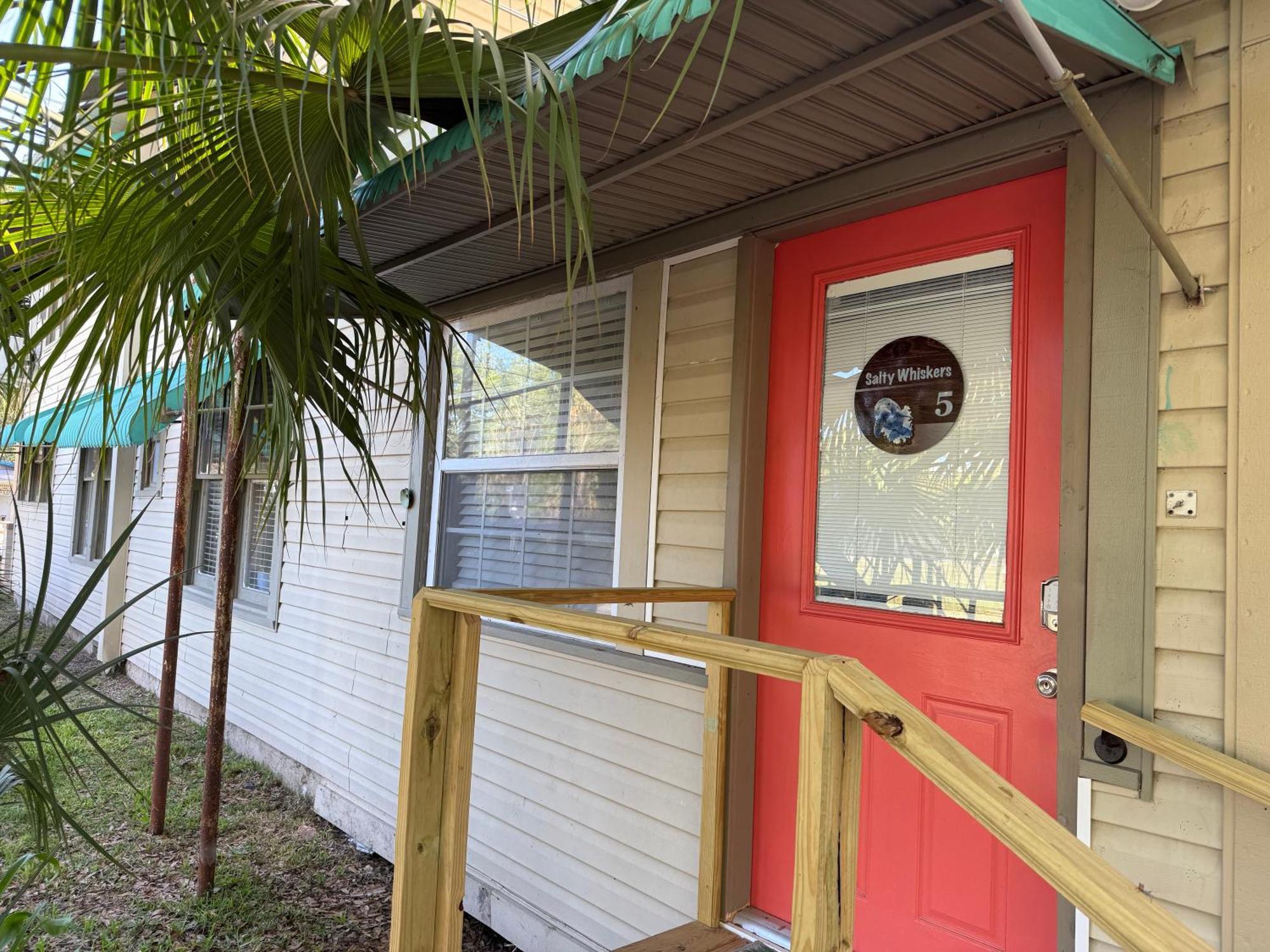Nature Coast Inn & Cottages Inglis Bagian luar foto