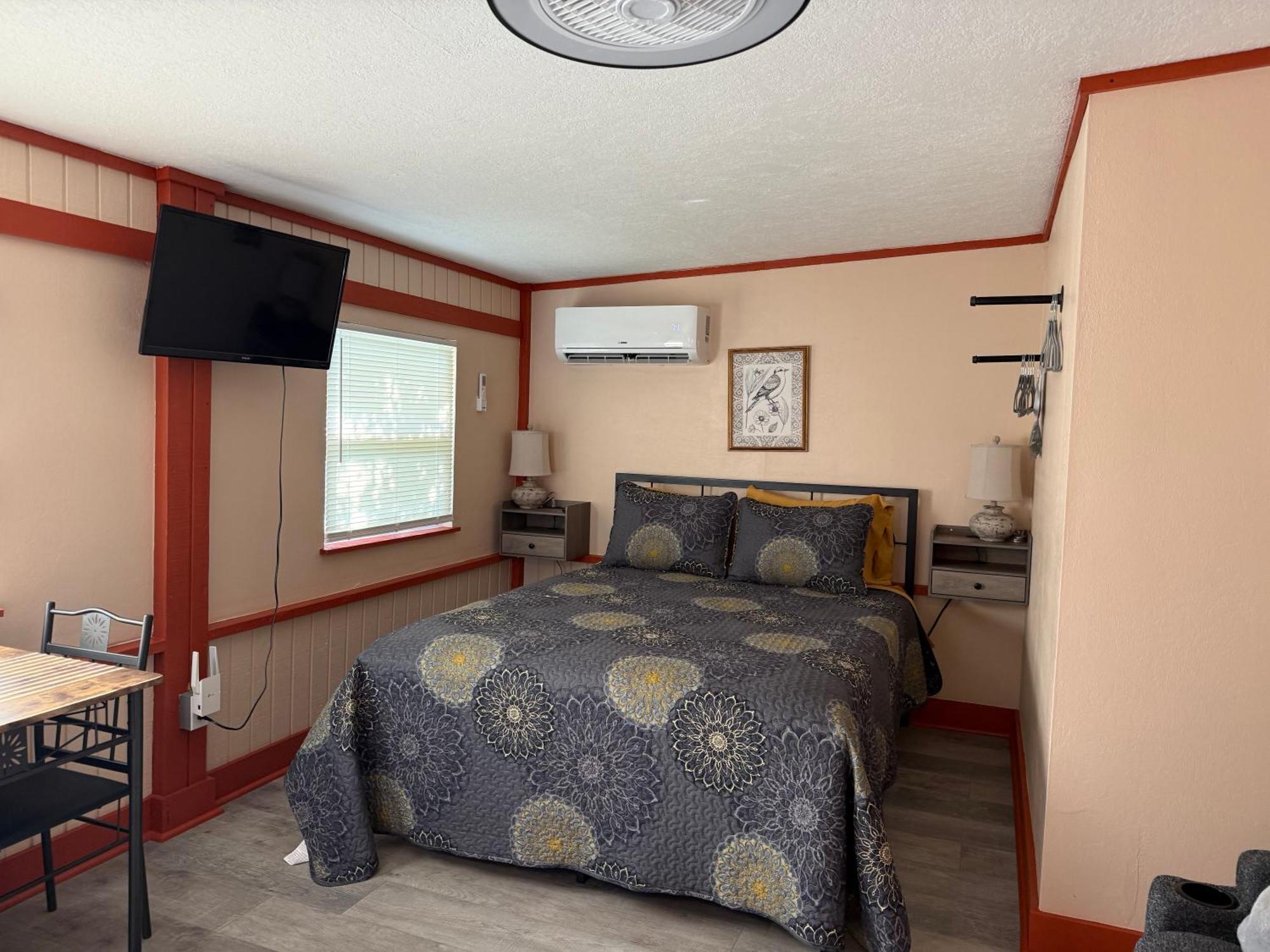 Nature Coast Inn & Cottages Inglis Bagian luar foto
